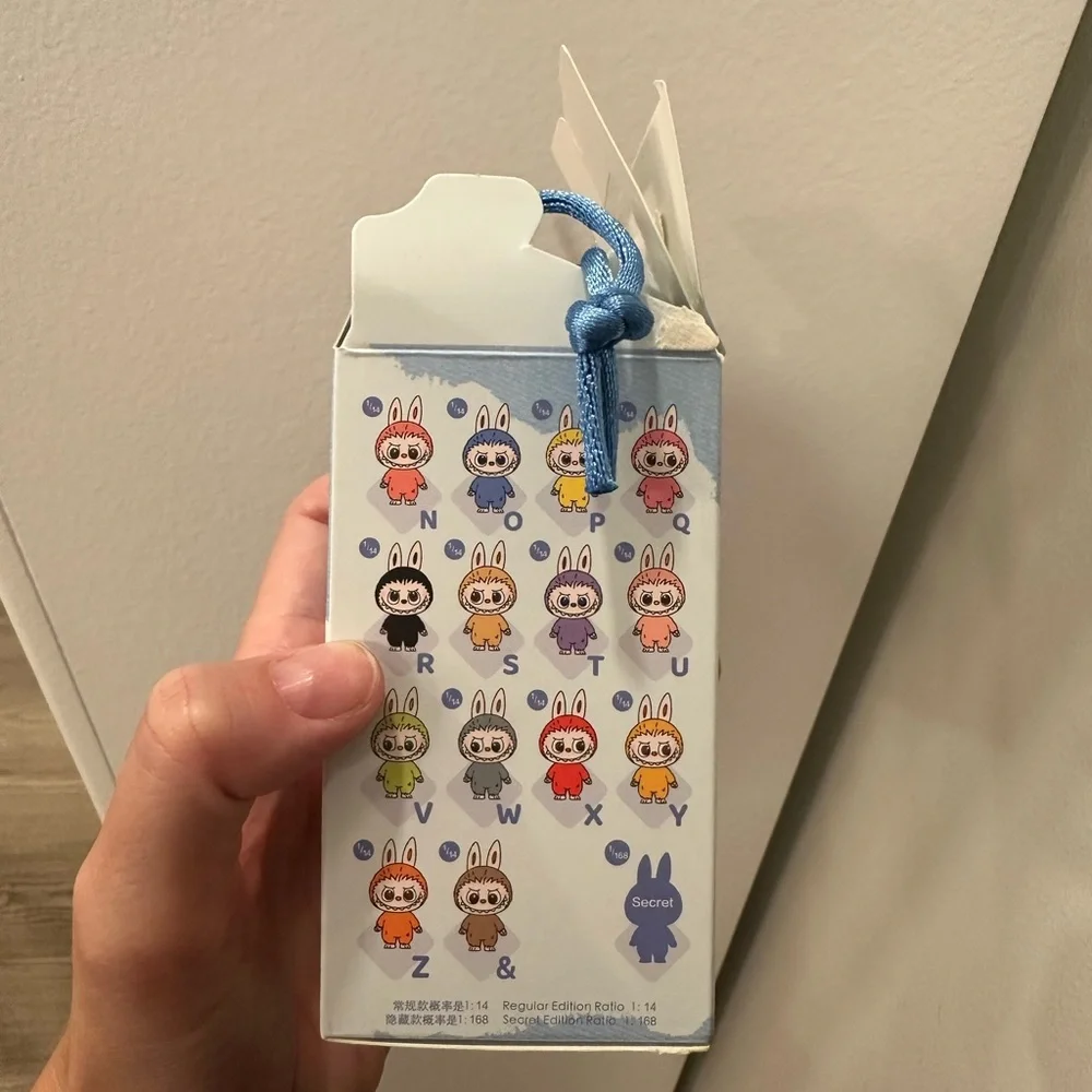 POPMART Labubu Pin for Love “R” (black) - Picture 3 of 7